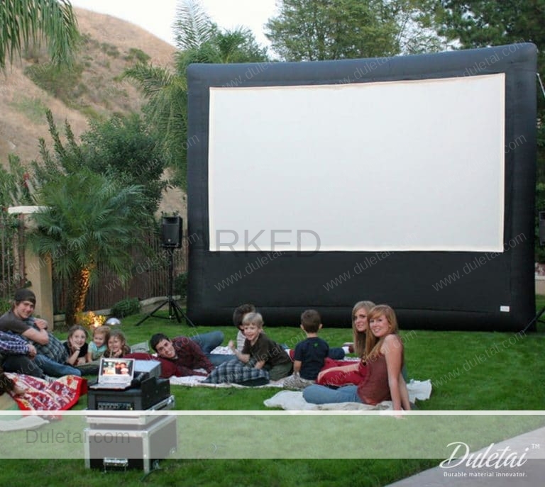 Outdoor projection screens